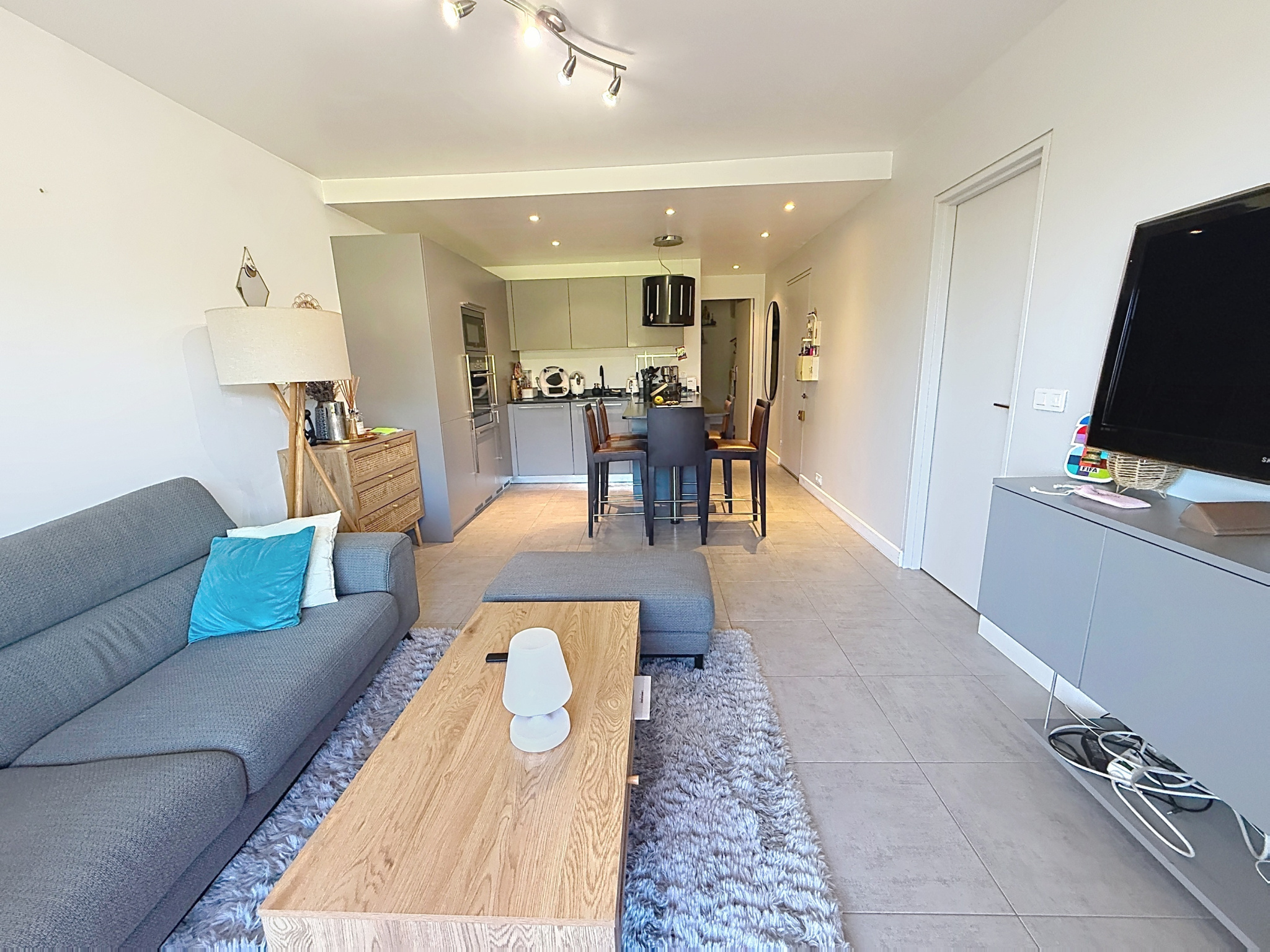 Appartement 2 pièces 49 m² · à Antibes · 49 m² · 260 000 €